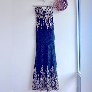 Nova trumpet gown with plunge neck